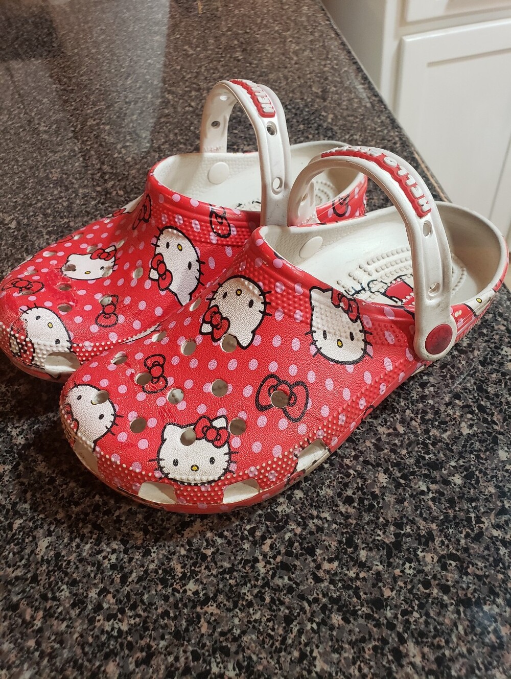 Crocs Hello Kitty Red/white Women 7
